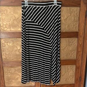 Time and Tru Black and White A-Line Skirt